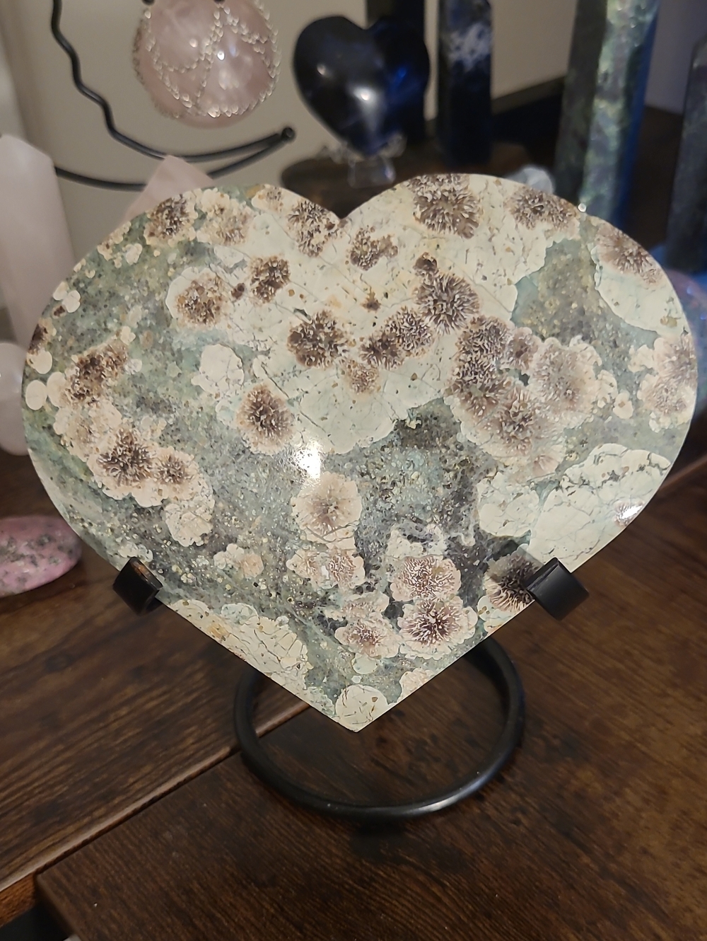 Russian Agate Heart On Stand - Green and Cream